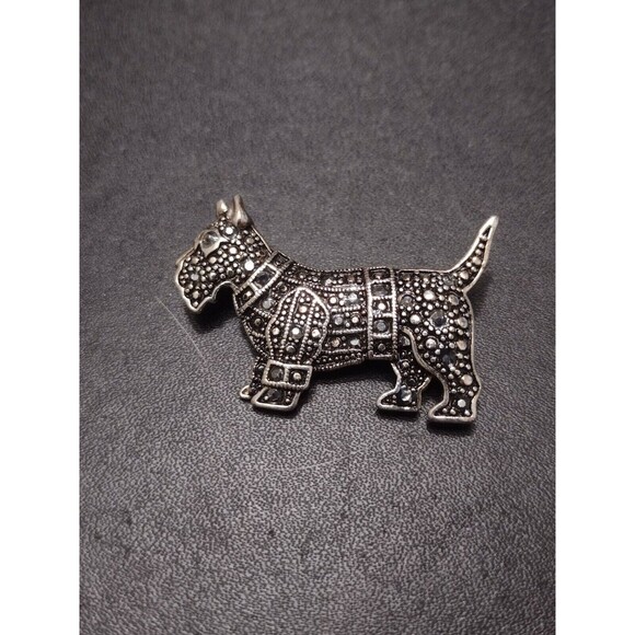 Silver tone terrier dog brooch - Picture 7 of 7